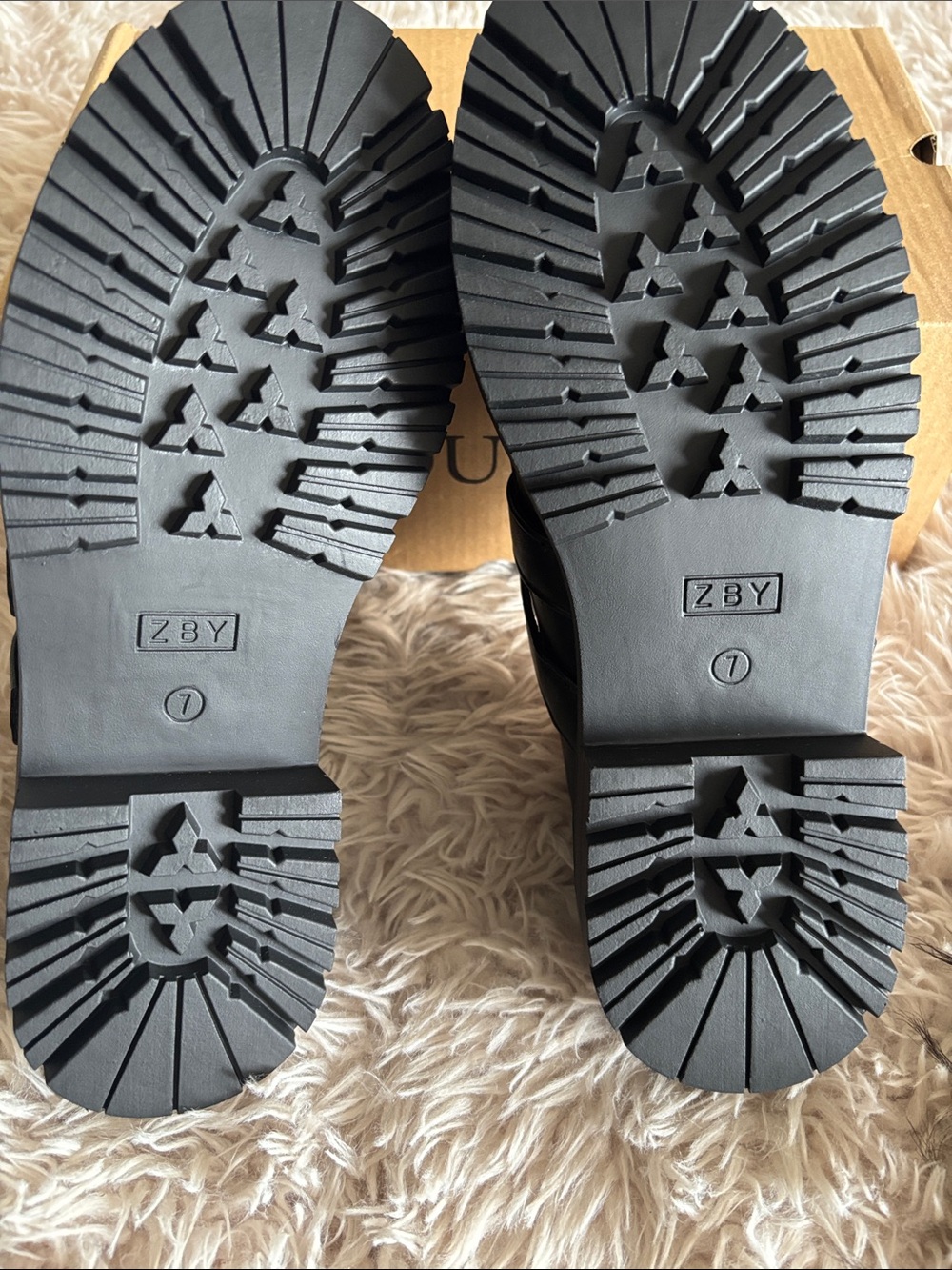 Coutgo Black Double-Strap Mary Jane Platform Shoes - Picture 4 of 4